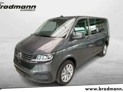 Gebraucht VW Multivan Comfortline 204 PS (150 kW) 2023 Grau Van / Kleinbus