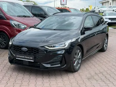 Gebraucht Ford Focus ST-Line X 125 PS (91 kW) 2024 Schwarz Limousine