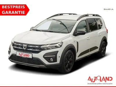 Gebraucht Dacia Jogger Extreme 101 PS (74 kW) 2023 Weiß Van / Kleinbus