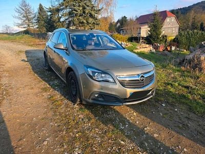 Usado Opel Insignia Country Tourer 250 HP (183 kW) 2014 Andere farben Carrinha