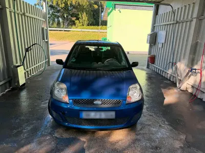 Gebraucht Ford Fiesta 60 PS (44 kW) 2007 Blau Kleinwagen