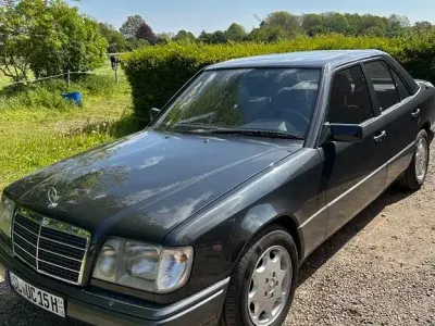 Gebraucht Mercedes 320 220 PS (161 kW) 1993 Schwarz Limousine