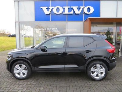 Neu Volvo XC40 Core 163 PS (119 kW) 2026 Grau SUV