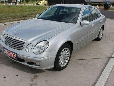 Mercedes E200