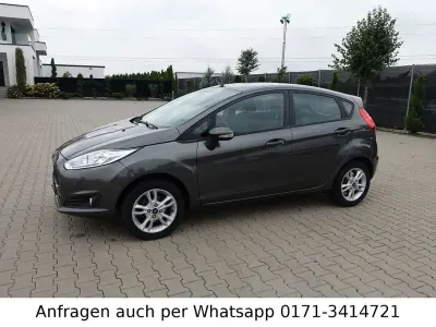 Gebraucht Ford Fiesta Celebration 80 PS (58 kW) 2017 Grau Kleinwagen