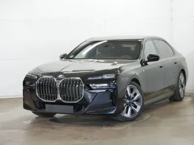 Gebraucht BMW i7 Comfort Edition 400 kW (544 PS) 2025 Black sapphire Limousine