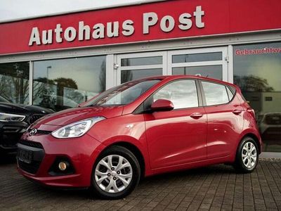 Gebraucht Hyundai i10 90 PS (66 kW) 2015 Rot Kleinwagen