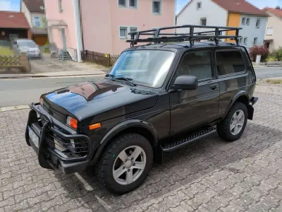 Gebraucht Lada niva 83 PS (61 kW) 2022 Schwarz SUV