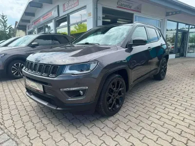 Gebraucht Jeep Compass 150 PS (110 kW) 2021 Granite crystal met. clear SUV