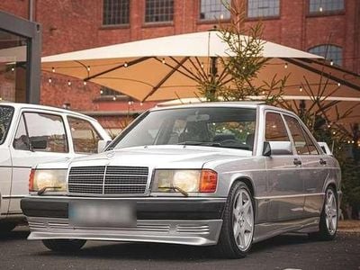 Gebraucht Mercedes 190 Sportline 122 PS (89 kW) 1990 Silber Limousine