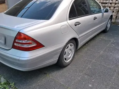 Gebraucht Mercedes C180 129 PS (94 kW) 2003 Grau Limousine