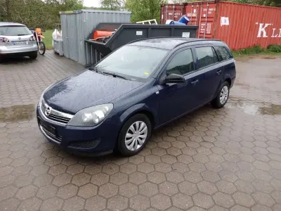 Gebraucht Opel Astra Selection 90 PS (66 kW) 2009 Royal blau (s2) Kombi