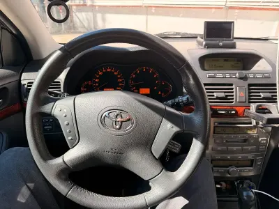 Gebraucht Toyota Avensis Executive 163 PS (119 kW) 2005 Beige Kleinwagen
