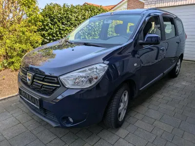 Gebraucht Dacia Lodgy Lauréate 106 PS (77 kW) 2017 Blau Van / Kleinbus