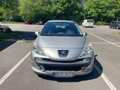 Gebraucht Peugeot 207 Urban Move 95 PS (69 kW) 2008 Silber Limousine