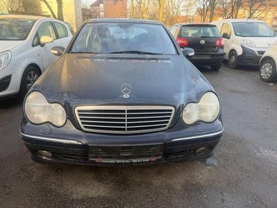 Gebraucht Mercedes C220 143 PS (105 kW) 2002 Blau Limousine