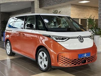 Gebraucht VW ID. Buzz Pro 150 kW (204 PS) 2024 Orange orange + weiß (metallic) Van / Kleinbus