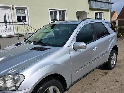 Usata Mercedes ML320 224 CV (164 kW) 2006 Argento SUV