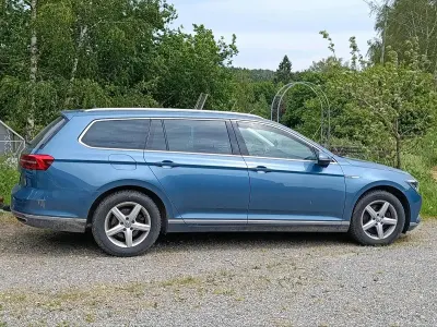Gebraucht VW Passat Highline 190 PS (139 kW) 2018 Blau Kombi