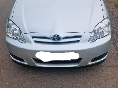 Używany Toyota Corolla 110 KM (80 kW) 2005 Srebrny Hatchback