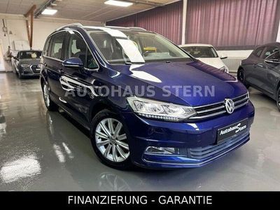 Blau Gebraucht 2016 VW Touran Van / Kleinbus | 18.800 € (Teuer)