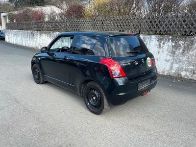 Gebraucht Suzuki Swift 92 PS (67 kW) 2011 Schwarz Kleinwagen