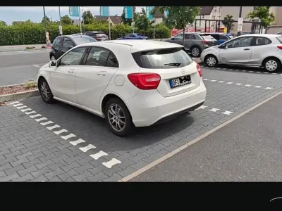 Gebraucht Mercedes A180 Style 122 PS (89 kW) 2013 Weiß Limousine