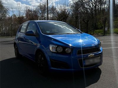 Gebraucht Chevrolet Aveo 101 PS (74 kW) 2012 Blau Limousine