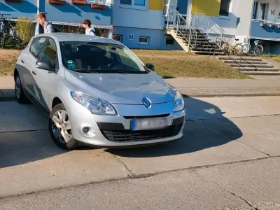 Gebraucht Renault Mégane Coupé 110 PS (80 kW) 2012 Silber Coupé