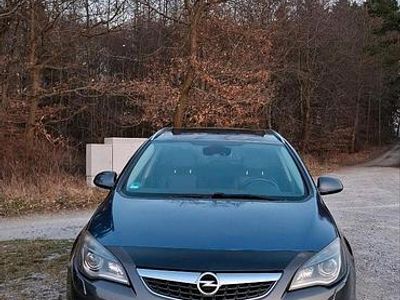 Gebraucht Opel Astra 165 PS (121 kW) 2011 Grau Kombi