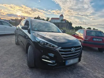 Gebraucht Hyundai Tucson 177 PS (130 kW) 2015 Schwarz SUV