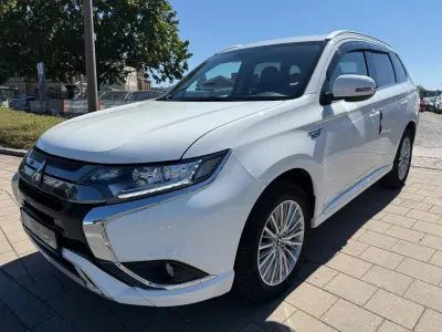 Gebraucht Mitsubishi Outlander P-HEV 135 PS (99 kW) 2019 Weiß SUV