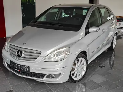 Gebraucht Mercedes B180 109 PS (80 kW) 2008 Silber Van / Kleinbus