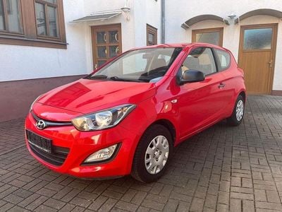 Gebraucht Hyundai i20 Classic 86 PS (63 kW) 2013 Rot Kleinwagen
