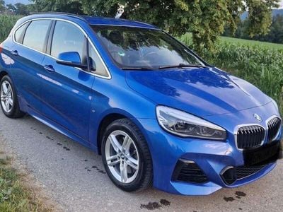 BMW 225
