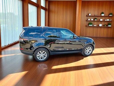 Land Rover Discovery 5