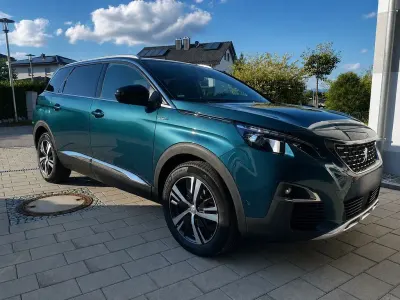 Gebraucht Peugeot 5008 GT-line 181 PS (133 kW) 2019 Grün SUV