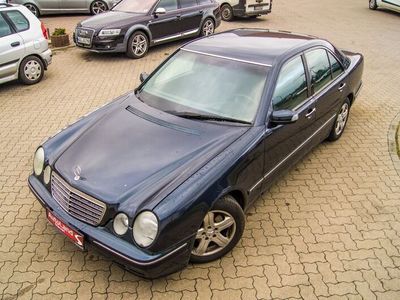 Mercedes E320