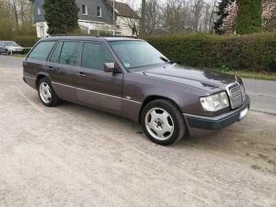 Second-hand Mercedes 200 136 CP (100 kW) 1993 Break
