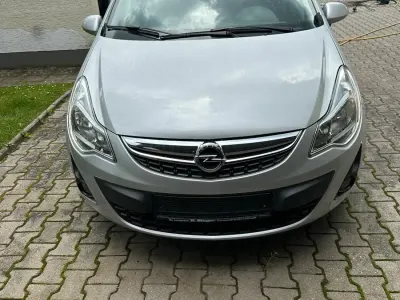 Gebraucht Opel Corsa 86 PS (63 kW) 2013 Silber Kleinwagen