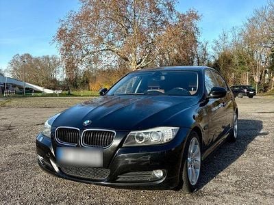 Gebraucht BMW 318 143 PS (105 kW) 2010 Schwarz Limousine