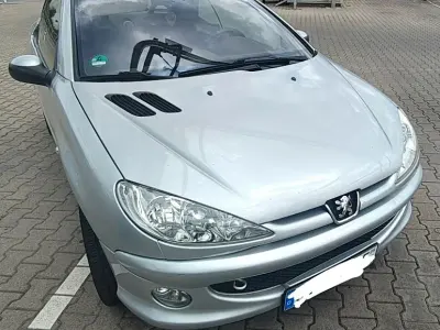 Gebraucht Peugeot 206 CC 109 PS (80 kW) 2005 Silber Cabrio