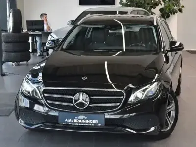 Gebraucht Mercedes E220 Avantgarde 194 PS (142 kW) 2019 Schwarz Limousine