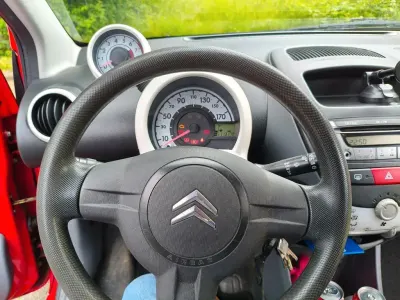 Gebraucht Citroën C1 Chic 68 PS (50 kW) 2010 Rot Kleinwagen