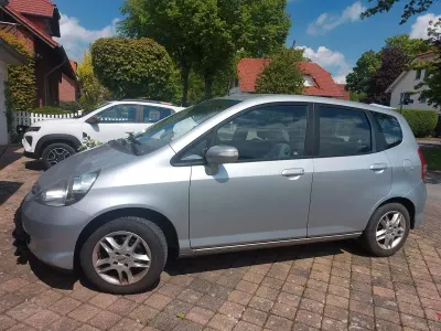 Käytetty Honda Jazz LS 83 HP (61 kW) 2005 Hopea Viistoperä