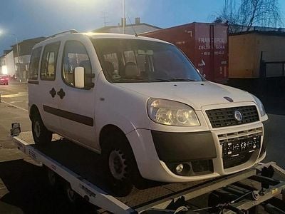 Usata Fiat Doblò 120 CV (88 kW) 2009 Bianco Monovolume