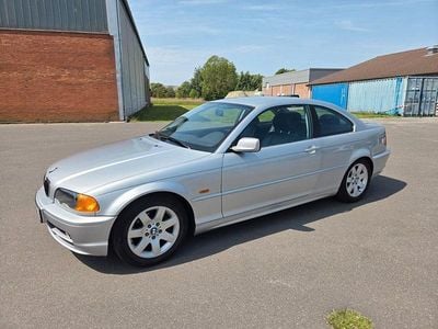 Gebraucht BMW 320 170 PS (125 kW) 2002 Silber Coupé