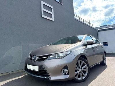 Usata Toyota Auris Hybrid Life+ 99 CV (72 kW) 2013 Grigio Berlina