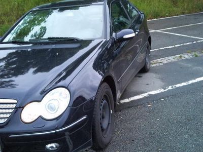 Gebraucht Mercedes C160 122 PS (89 kW) 2005 Schwarz Coupé