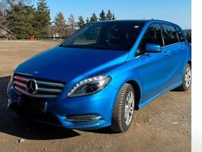 Gebraucht Mercedes B180 122 PS (89 kW) 2013 Blau Van / Kleinbus